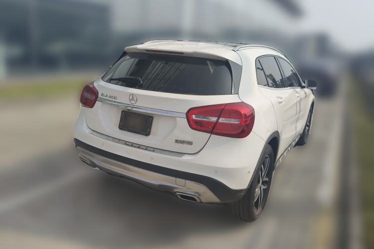 Used Mercedes-Benz GLA 2015 GLA 200 Fashion Model Rear Right 45 Deg