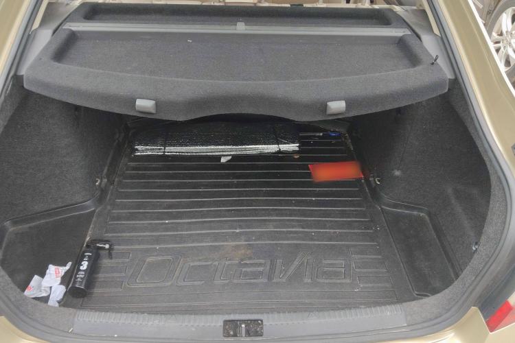 Used Skoda Octavia 2016 1.6L Automatic Smart Drive Edition Trunk