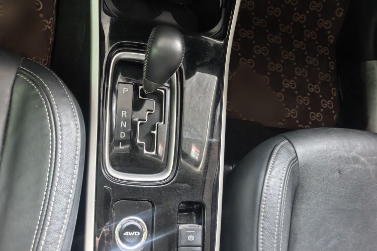 Used Mitsubishi Outlander 2019 2.4L 4x4 Zhi Xiang Edition 5 Seats China V Emission Standard