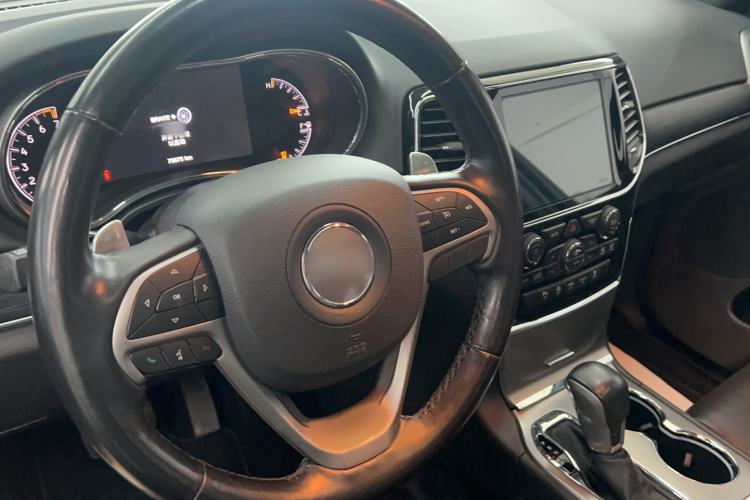 Used Jeep Grand Cherokee 2020 3.0L Elite Navigation Edition Interior 2