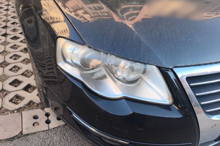 Used Volkswagen Magotan 2007 1.8 TSI Automatic Luxury Model Right Front Headlight