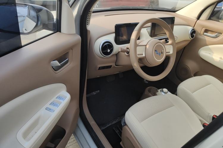 Used Wuling Hongguang MINIEV 2025 Four-Door Version Premium Edition Driver Seat