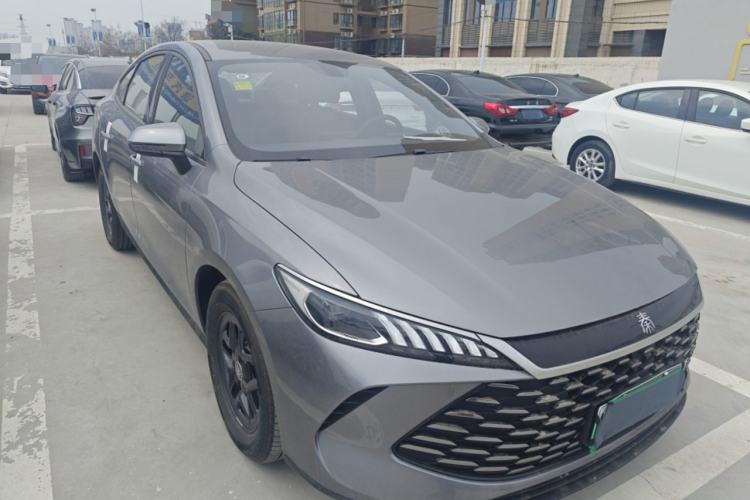 Used BYD Qin PLUS 2025 DM-i Smart Drive 55KM Leading Model Front Right 45 Deg