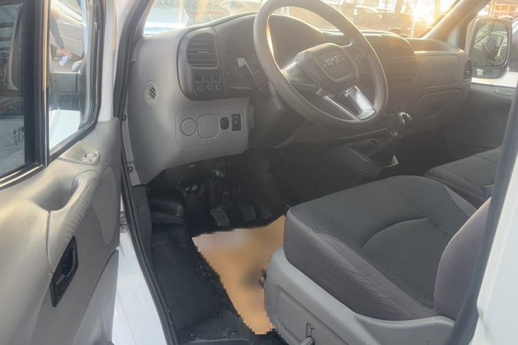 Used JMC Transit 2017 2.8T Commercial Version Short Wheelbase Mid-Roof 6/7/8-Seater JX493
