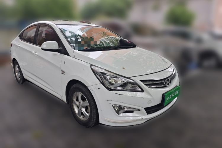 Used Hyundai Verna (older generation) 2014 1.4L Automatic Smart GLS Front Right 45 Deg