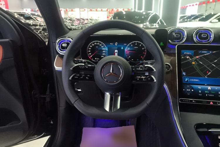 Used Mercedes-Benz GLC 2025 Refreshed GLC 300 L 4MATIC Dynamic Version 5 Seats Steering Wheel