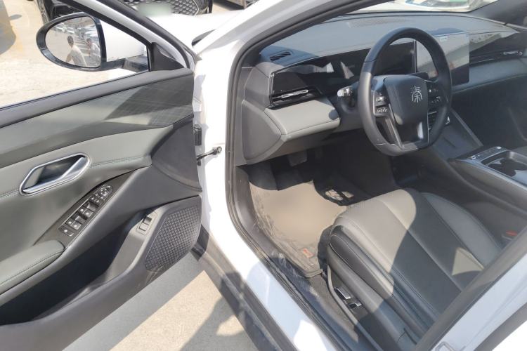 Used BYD Qin L 2025 EV 545KM Beyond Version Driver Seat