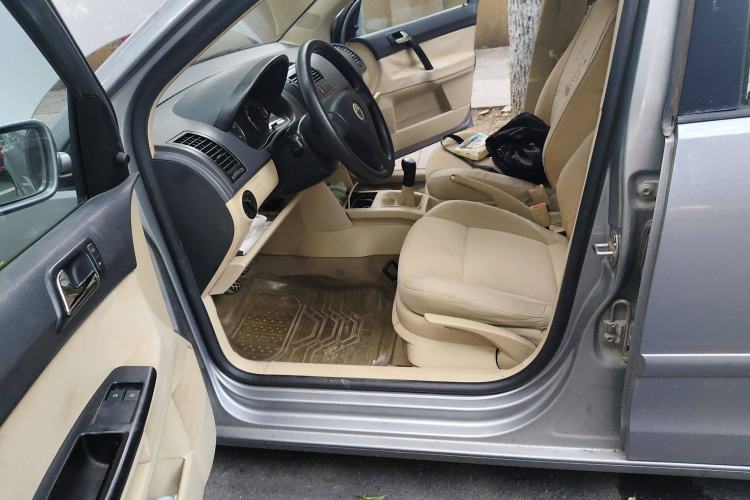 Used Volkswagen Polo 2006 Jingqu 1.4L Manual - Elegant Edition
