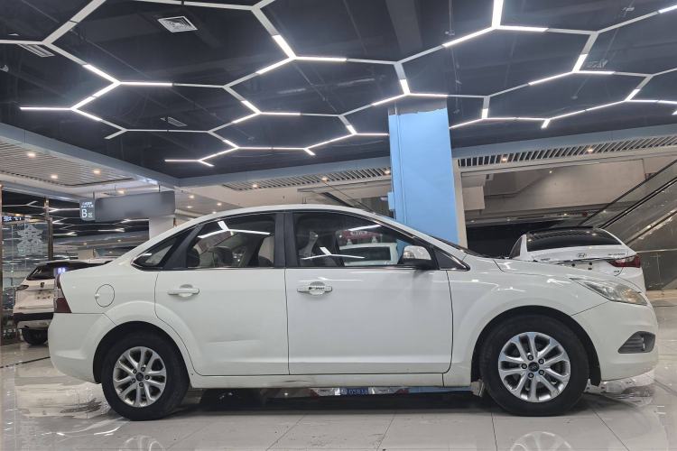 Used Ford Focus 2013 Sedan Classic 1.8L Manual Base Model