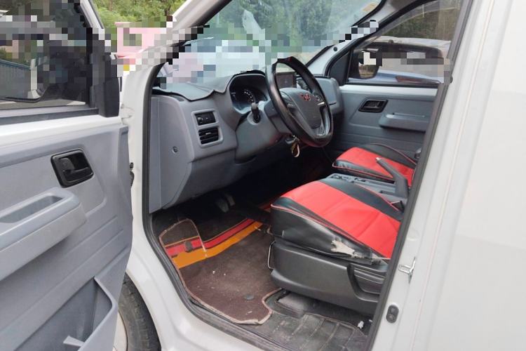 Used Wuling Yangguang 2024 300km Comfort Version with Sealed Windows 60kW
