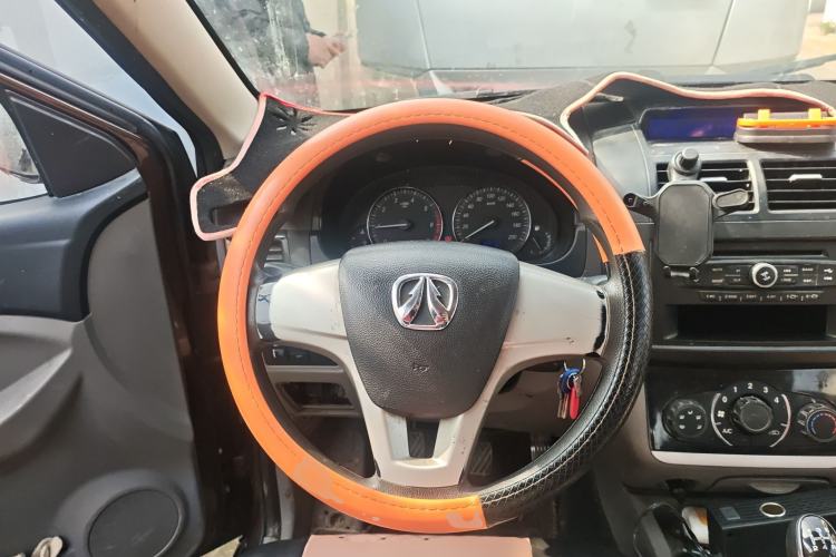 Used BAIC Weiwang M20 2014 1.5L practical type BJ415A Steering Wheel