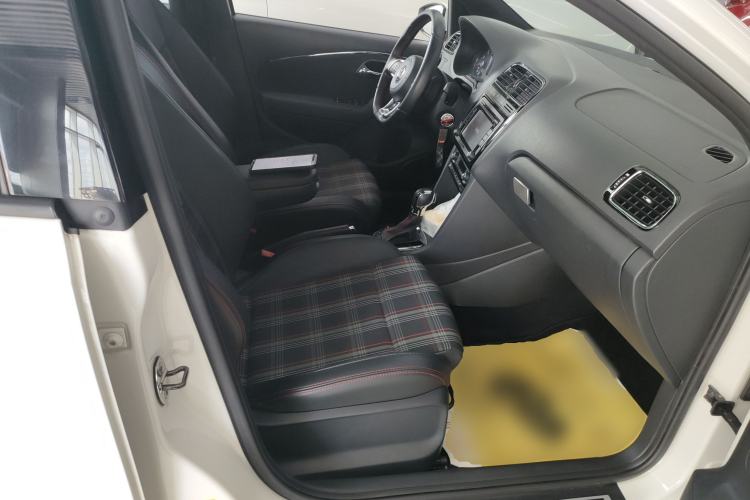 Used Volkswagen Polo 2015 1.4TSI GTI Right Front Seat