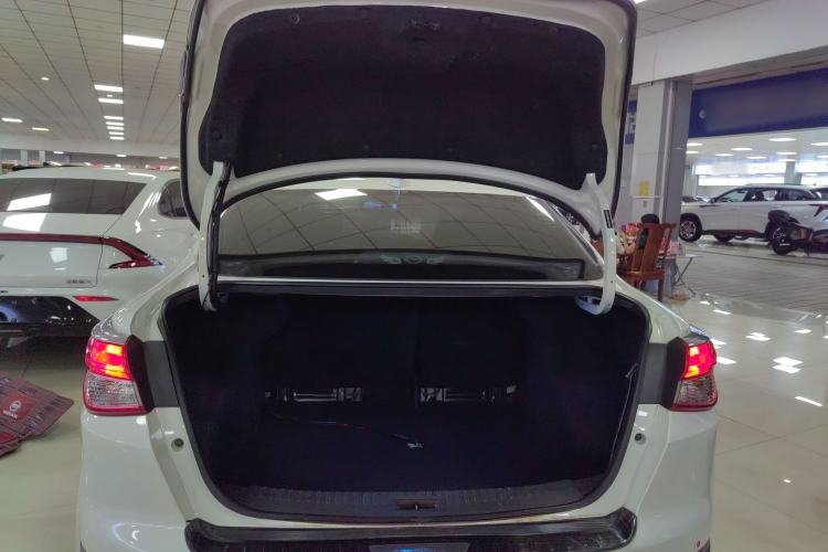 Used Nissan Lannia 2020 1.6L CVT Cool Edition Trunk