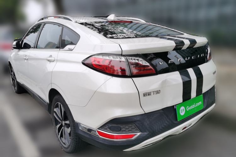 Used Venucia T90 2017 2.0L Manual ZhiShang Edition Rear Left 45 Deg