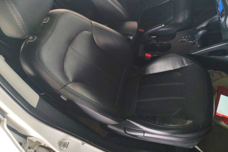 Used Hyundai ix35 2013 2.0L Automatic Two-Wheel Drive Smart GLS China IV Standard
