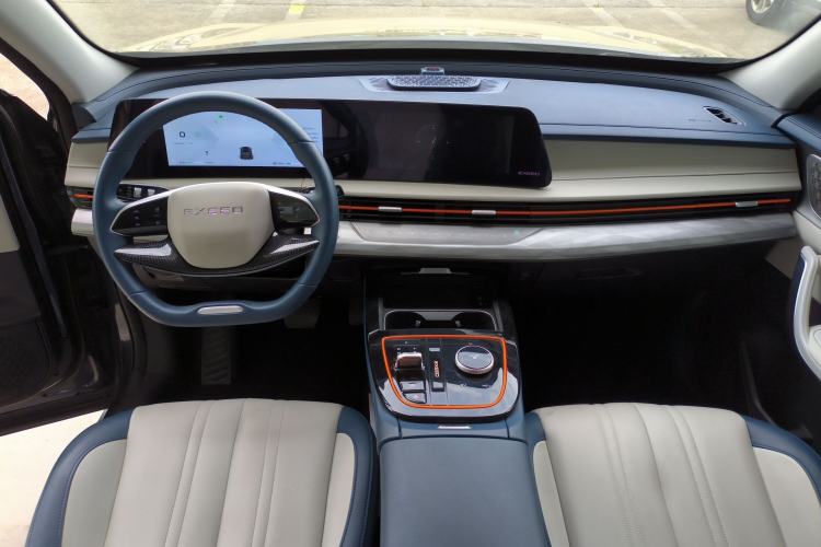 Used EXEED Zhuifeng C-DM 2023 1.5 TCI-DHT 80KM Yu Feng Xing Edition Center Console