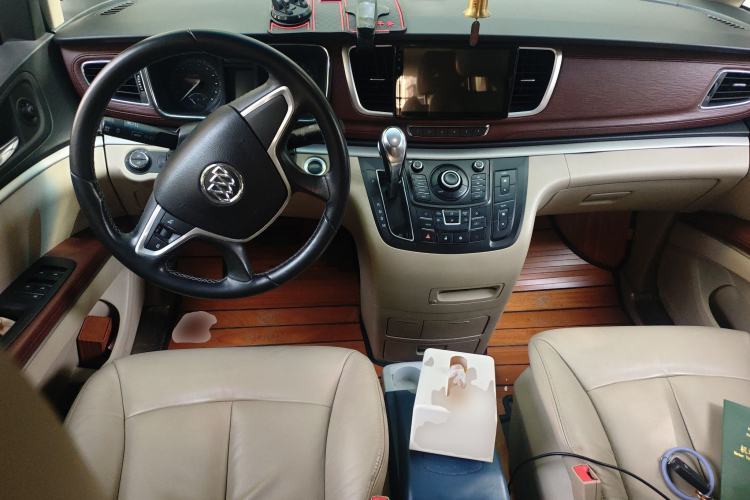 Used Buick GL8 2015 2.4L Luxury Business Premium Edition
