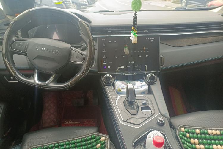 Used Lynk & Co 05 2020 2.0TD Two-Wheel Drive Shine Halo Center Console