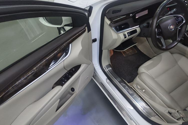 Used Cadillac XTS 2015 28T Comfort Model
