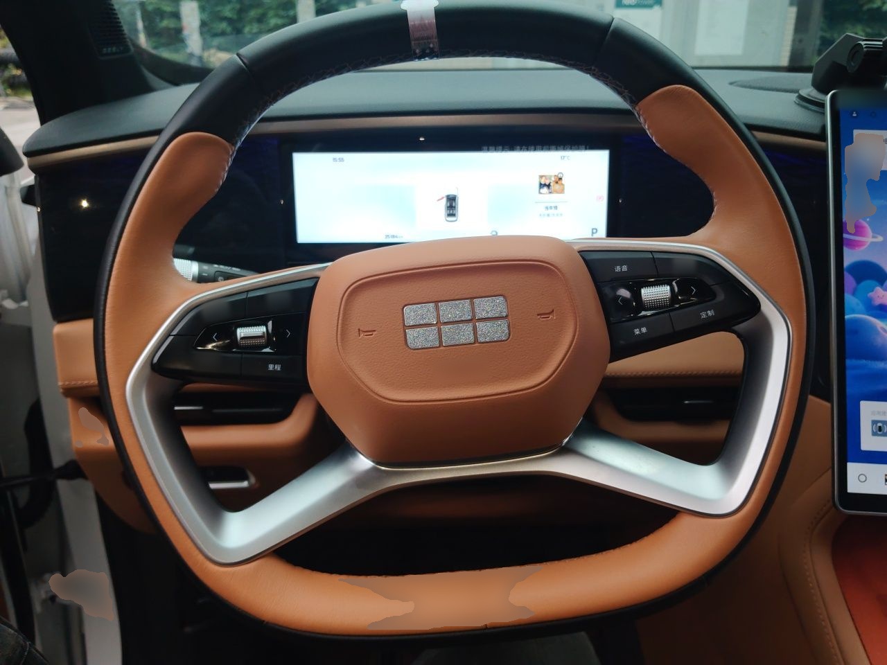 Geely Galaxy L7 2025 EM-i 115km Exploration+ Edition — снимка 10