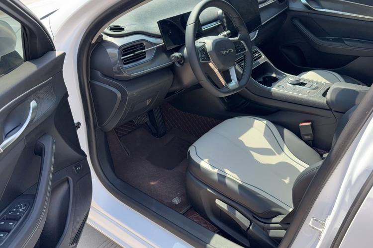 Used BYD Destroyer 05 2024 HONOR Edition DM-i 55KM Luxury Model Driver Seat