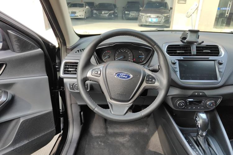 Used Ford Escort 2015 1.5L Automatic Fashion Model
