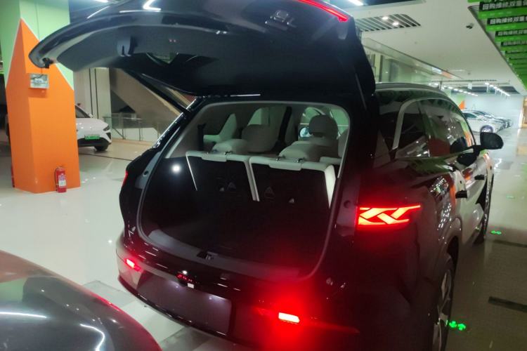 Used BYD Tang L 2025 EV with 670 km Range LiDAR and Premium Features