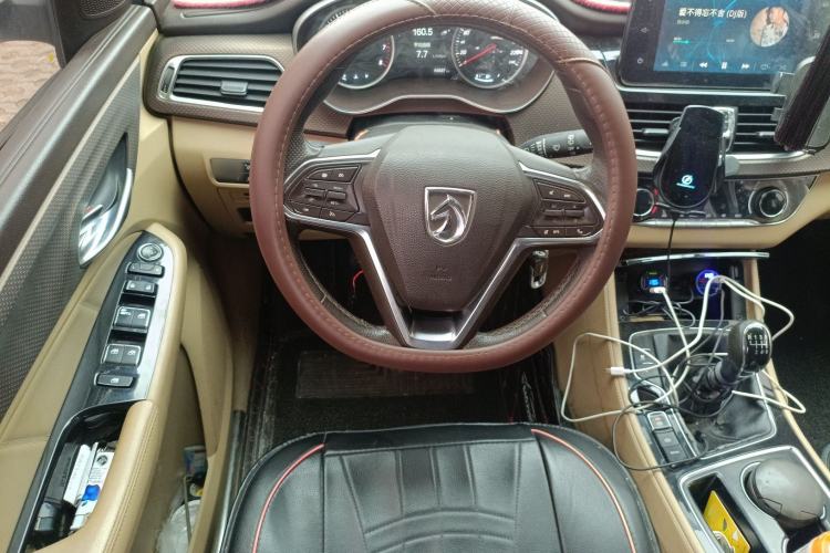 Used Baojun 730 2017 1.5T Manual Style 7 Seats China V