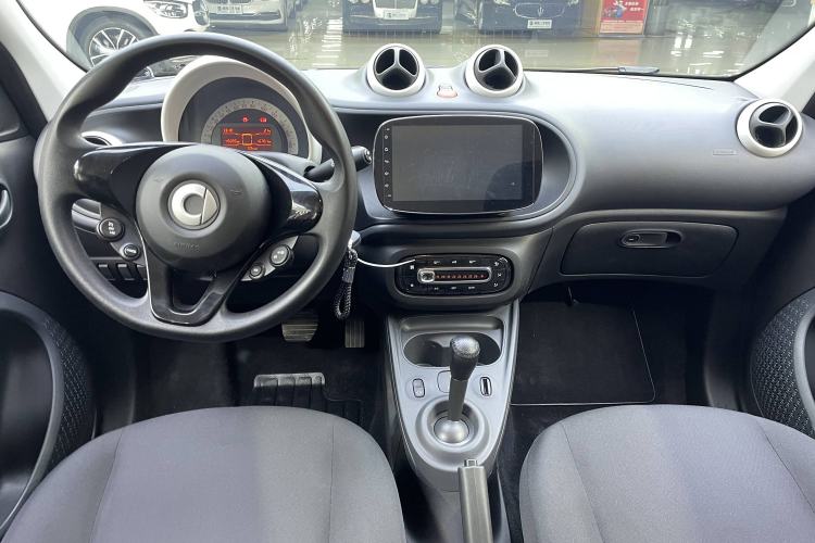 Used smart forfour 2018 1.0L 52 kW Dynamic Edition