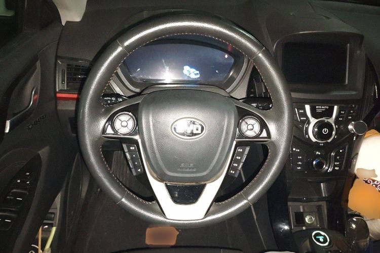 Used BYD Qin New Energy 2014 1.5T Flagship Model
