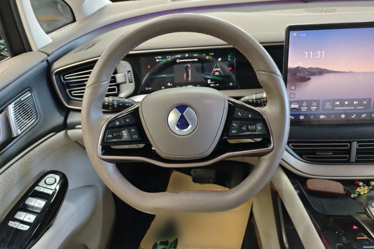 Used Denza D9 2022 DM-i 970 Four-Wheel Drive Flagship Model
