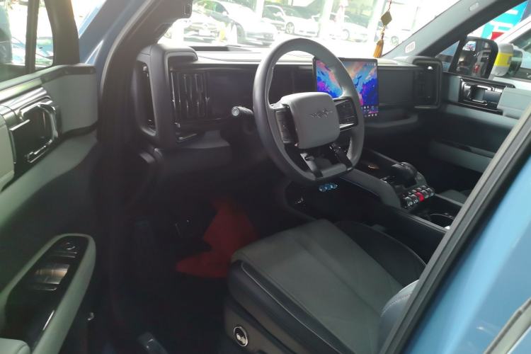 Used Formula Leopard Leopard 5 2023 Navigator Edition