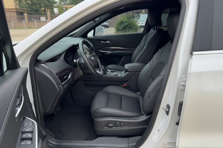 Used Cadillac XT4 2021 28T Two-Wheel Drive Tech Edition