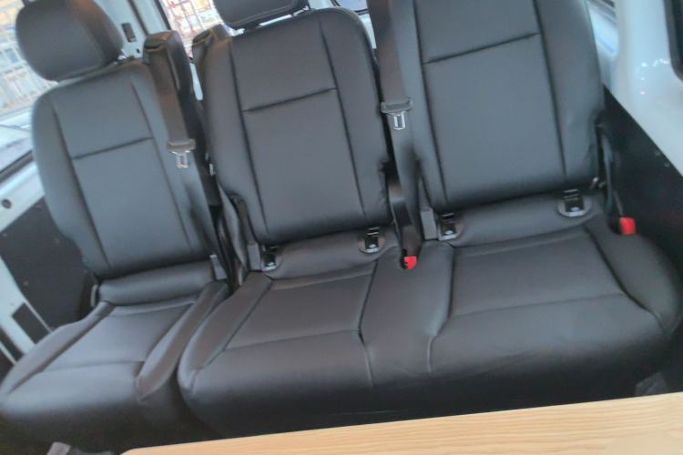 Used JMC Fushun 2023 2.0T Automatic Short-Wheelbase Low-Roof Commercial & Multi-Purpose Passenger Vehicle 6-Seater with Dual-Opening Tailgate Left Rear Seat