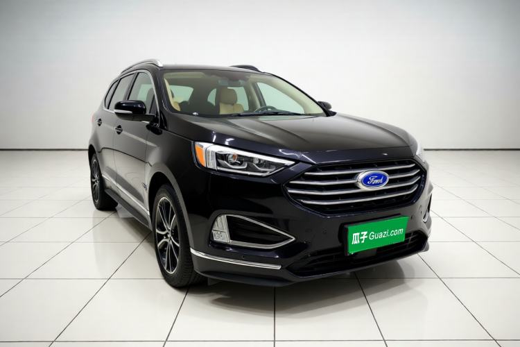 Used Ford Edge 2020 EcoBoost 245 Two-Wheel Drive Titanium 7-Seater Front Right 45 Deg