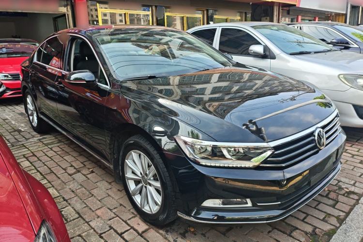 Used Volkswagen Magotan 2019 330TSI DSG Leading Edition China V Standard Front Right 45 Deg