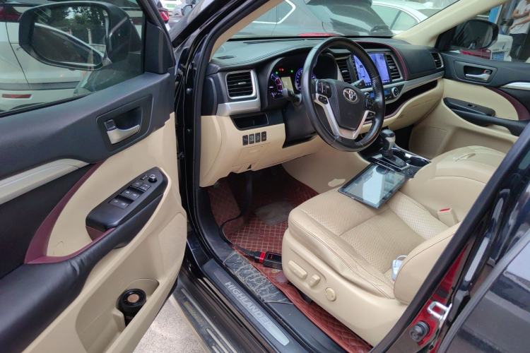 Used Toyota Highlander 2015 2.0T Four-Wheel Drive Luxury Navigation Version with 7 Seats Driver Seat