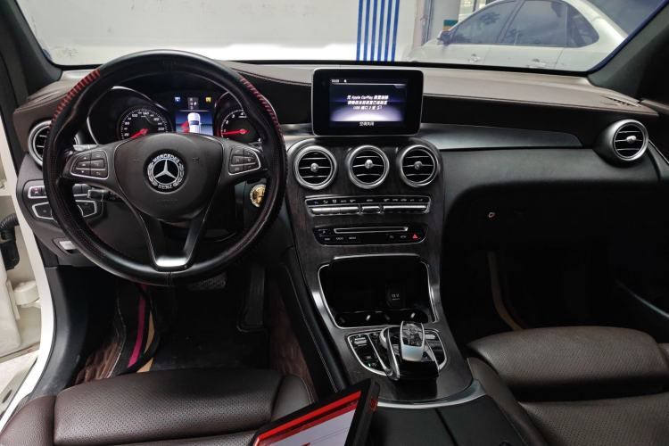 Used Mercedes-Benz GLC 2019 Facelift GLC 260 L 4MATIC Luxury Model Center Console