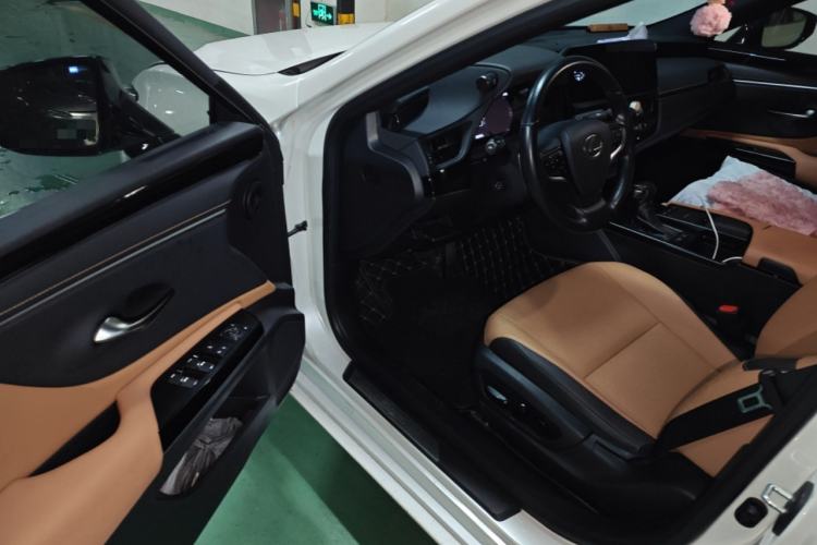 Used Lexus ES 2021 200 Excellence Edition Driver Seat