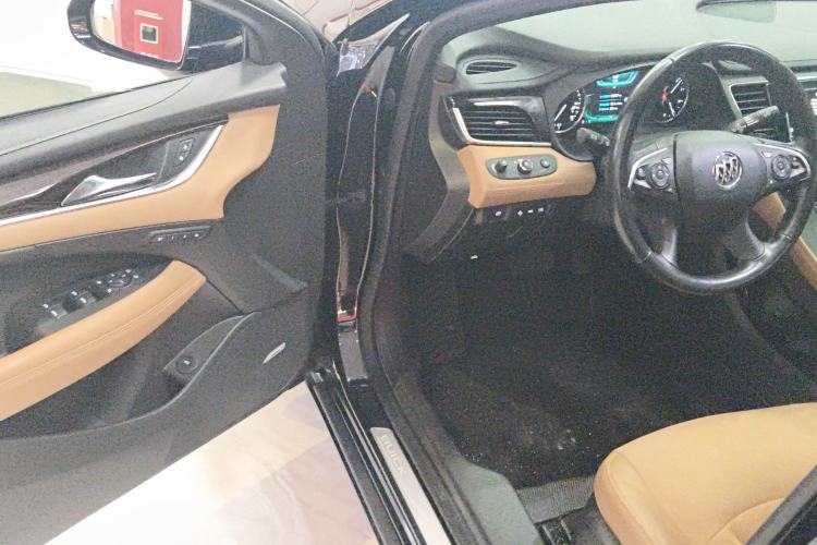 Used Buick LaCrosse 2018 28T Luxury Model
