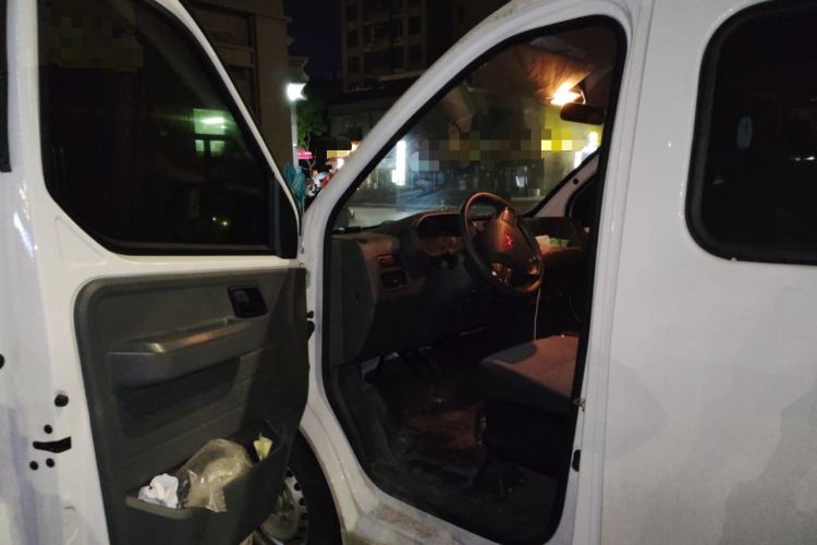 Used Wuling Yangguang 2024 300KM Comfort Version Passenger Van 75kW
