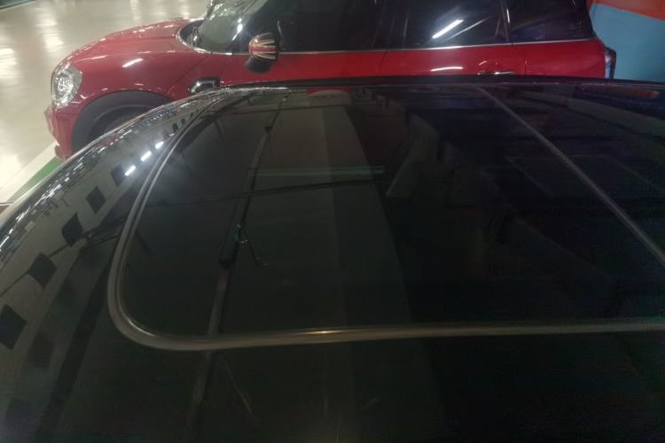 Used MINI 2016 1.5T COOPER Five-Door Edition Roof