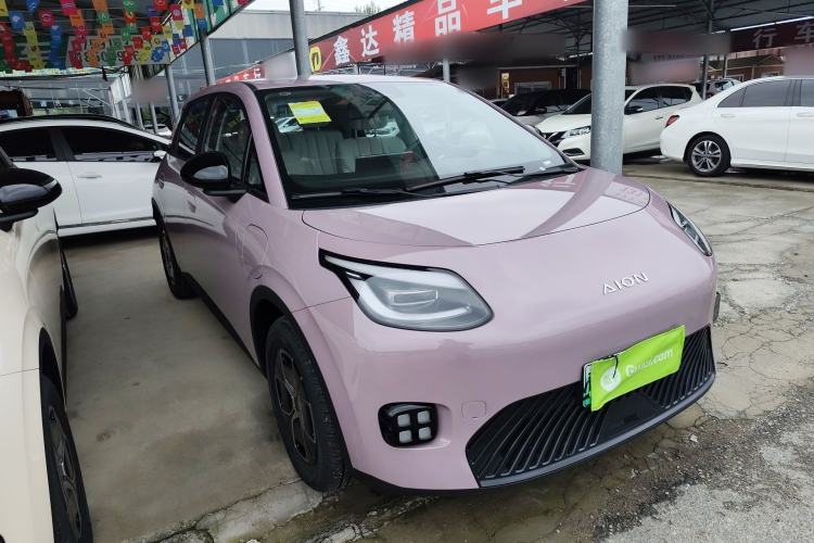 Used AION UT 2025 330 Starlight Edition Front Right 45 Deg