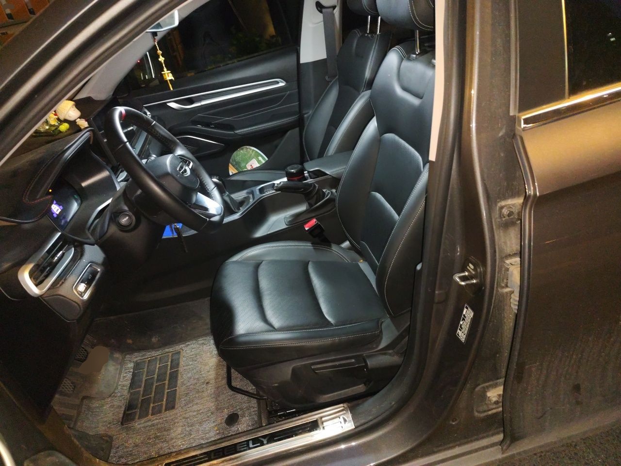 Geely Auto Emgrand 2023 4th Generation Champion Edition 1.5L Manual Luxury Model — снимка 15