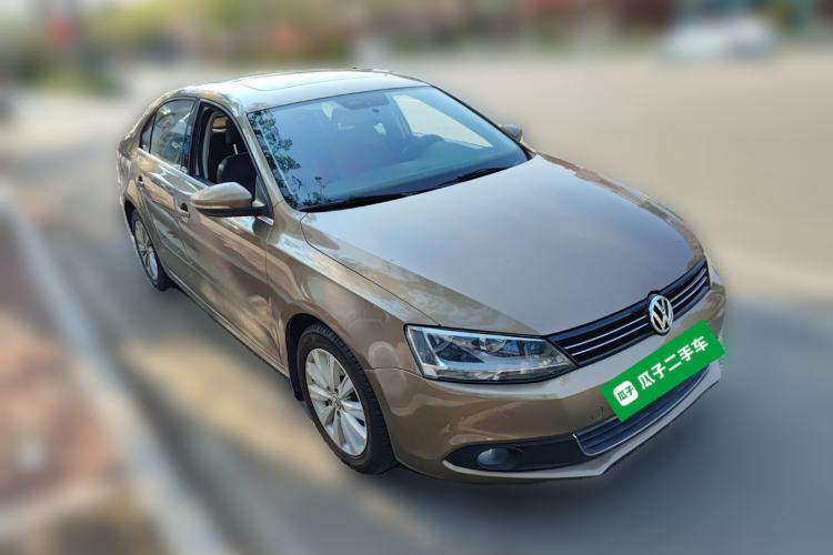 Used Volkswagen Sagitar 2014 1.4TSI Automatic Luxury Model Front Right 45 Deg