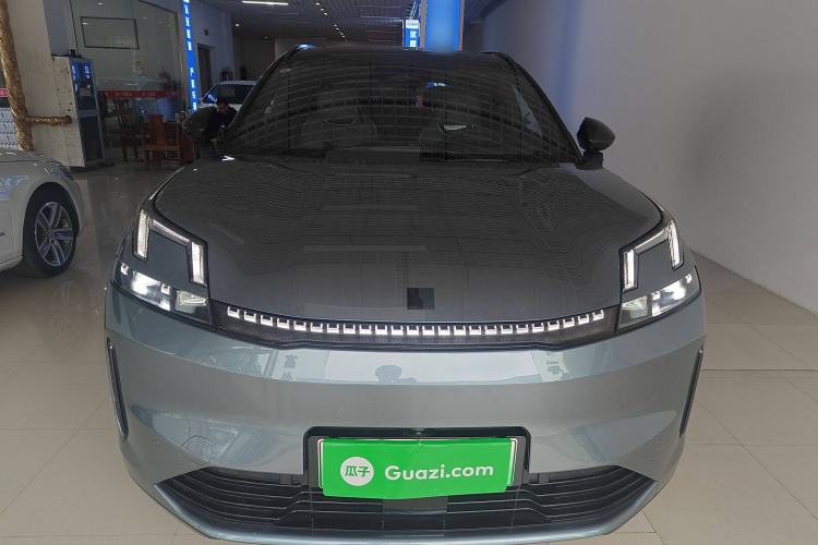 Used Lynk & Co 08 EM-P 2025 220 km All-Wheel-Drive Performance Halo Front