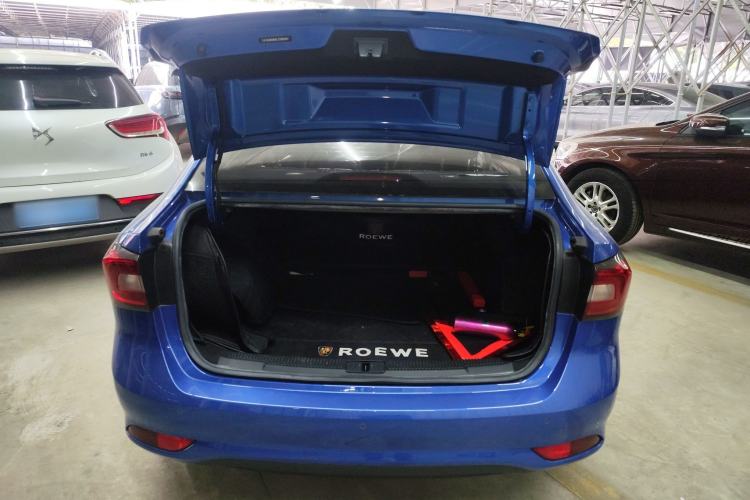 Used Roewe i5 2020 1.5L Automatic 4G Connect Luxury Flagship Edition Trunk