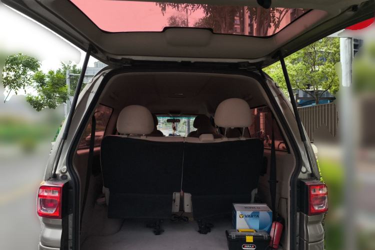 Used FORTHING Lingzhi 2018 M5L 2.0L 7-Seater Comfort Model Trunk