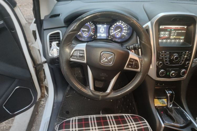 Used JMC Yusheng S350 2013 2.4T Automatic 2WD Diesel Luxury Edition 5 Seats Steering Wheel