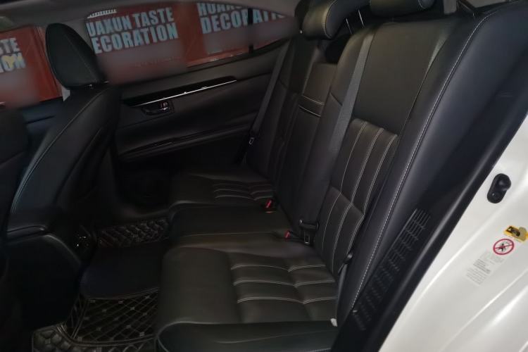 Used Lexus ES 2017 300h Mark Levinson Comfort Edition